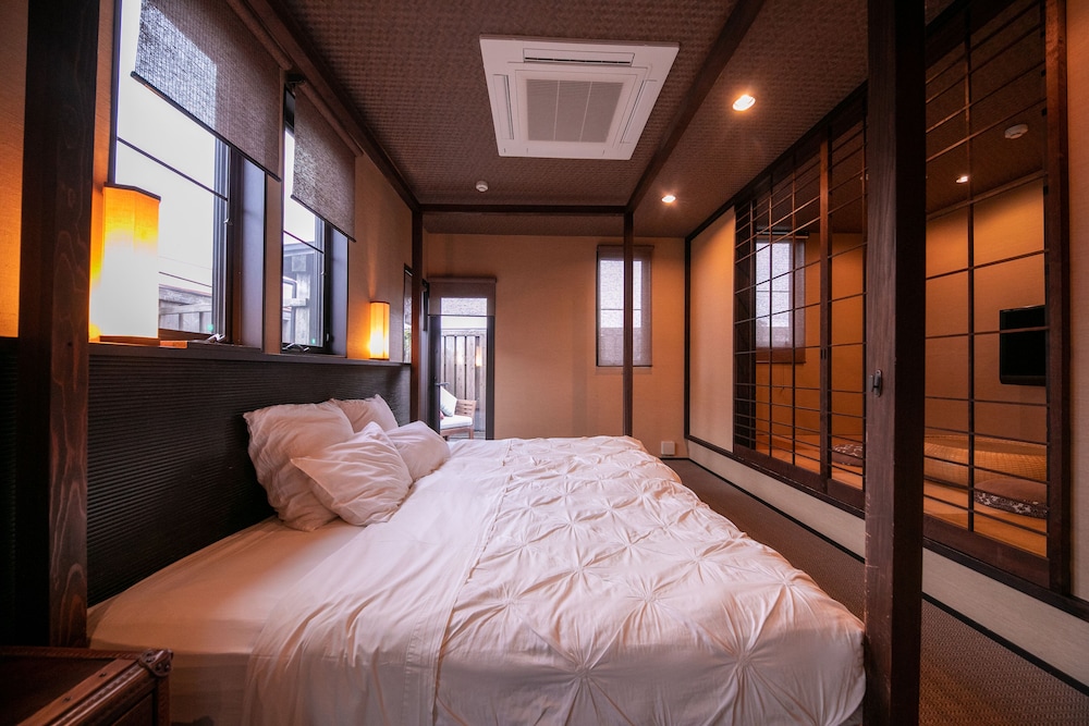 Japanese Western Style Double Room with Open-air Bath, Annex Building (Migi), Non Smoking photo 2