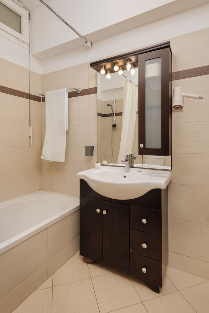 One Bedroom Suite with Patio and Sea View - Photo 2