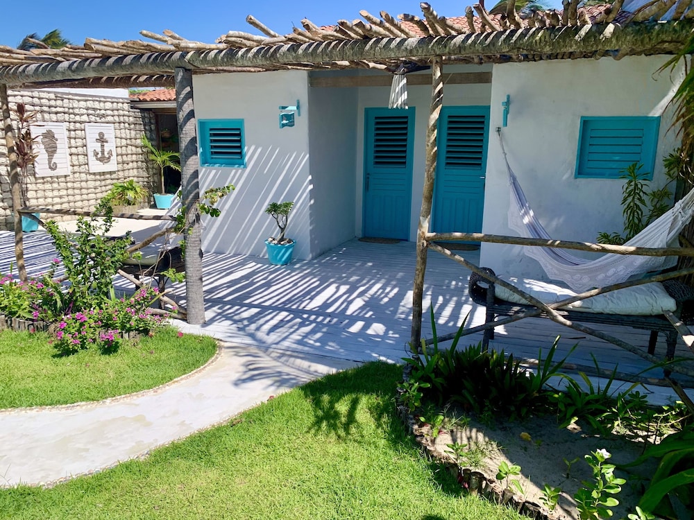 Basic Twin Room, 1 Double Bed, Ocean View, Beachfront photo 1