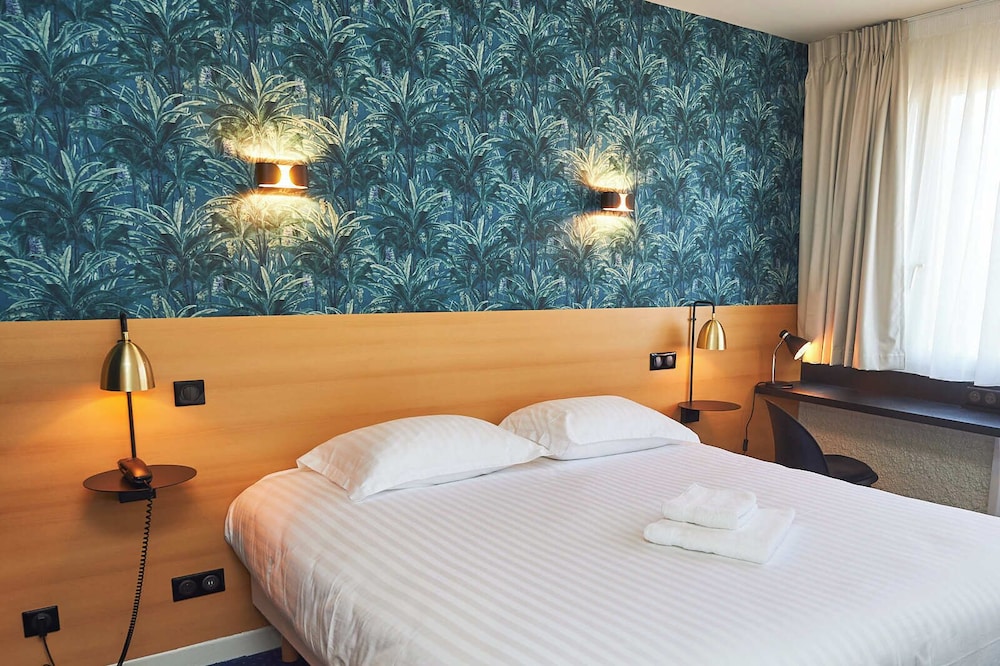 Superior Double or Twin Room, River View photo 2