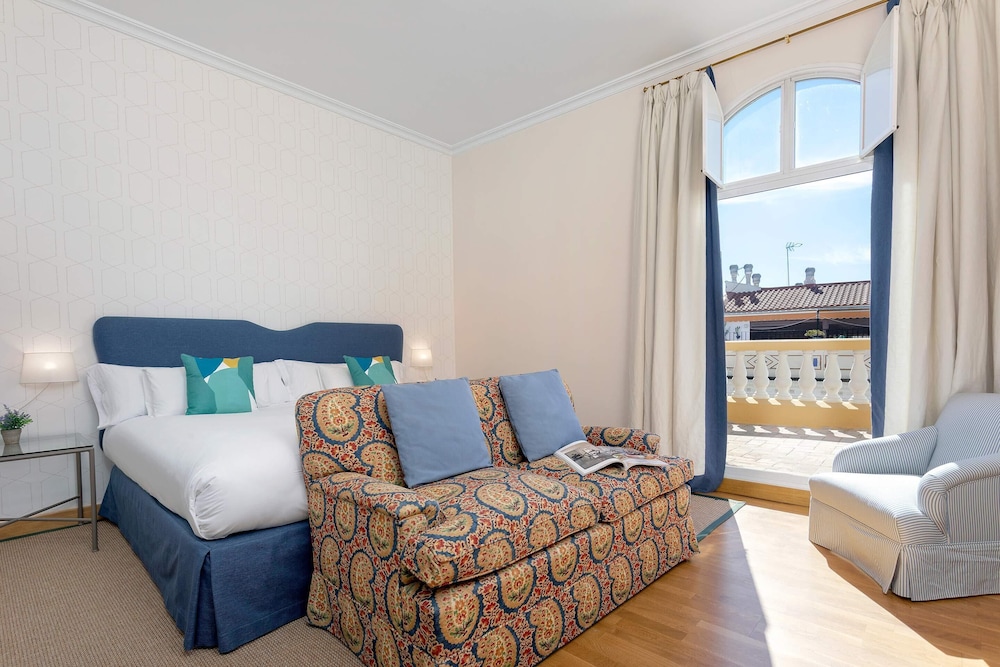 Apartment (2 Bedrooms)