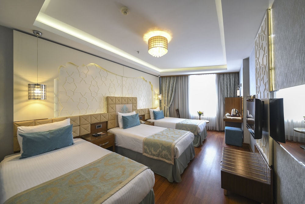Superior Triple Room photo 1