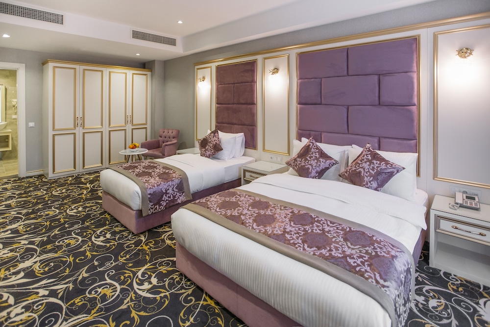 Superior Family Triple Room photo 3