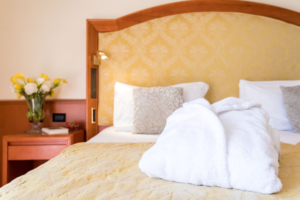 Junior Triple Room, Terrace - Photo 7