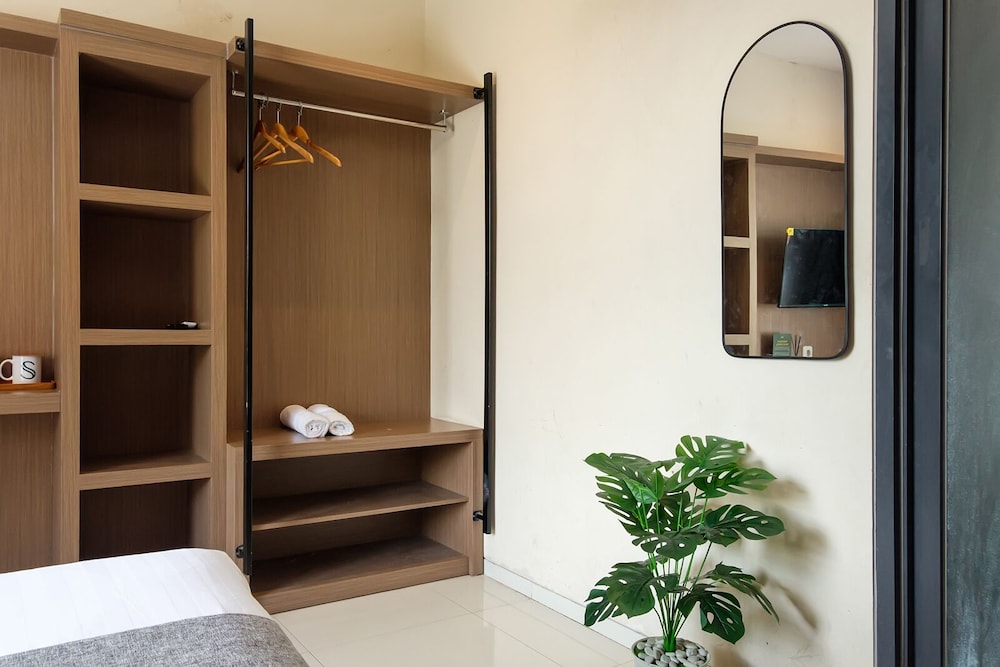 Deluxe Room - Photo 9