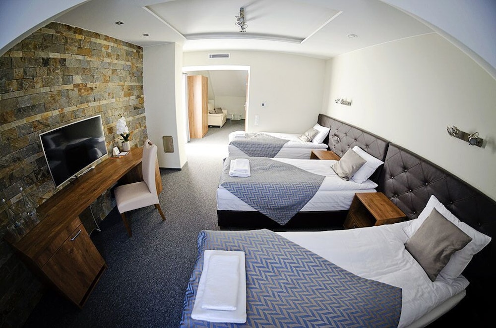 Quadruple Room, Private Bathroom - Photo 1