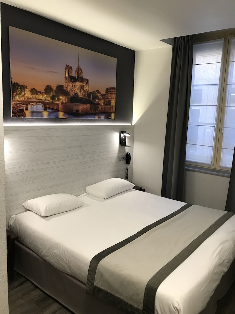 Superior Room, 1 King Bed, Non Smoking (Larger Room;Twin Bed On Request)