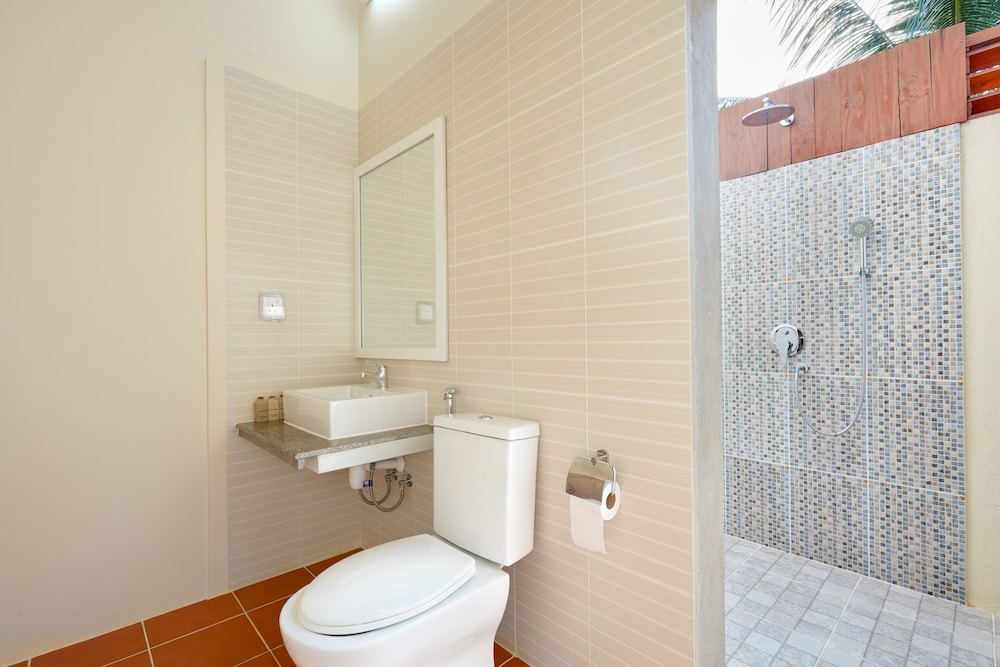 Nalaveshi with Outdoor Shower photo 3