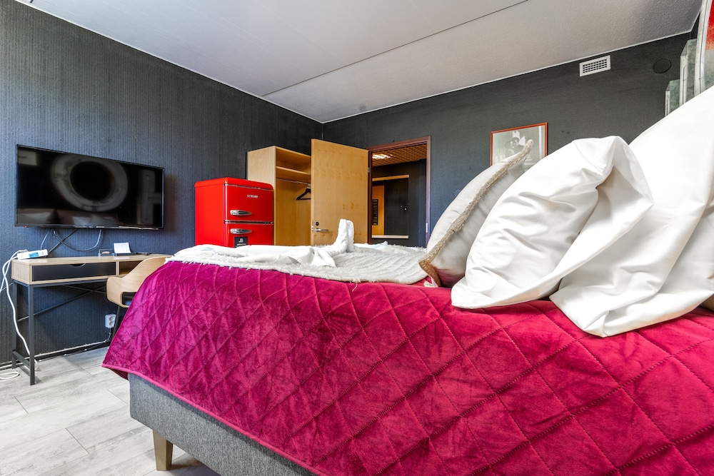 Suite - Photo 4
