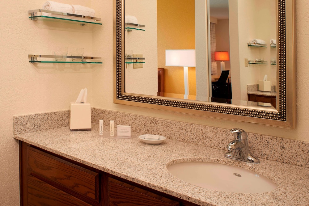 Superior Suite, Multiple Beds (Two Bedroom) - Photo 7