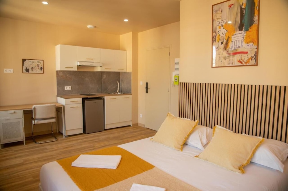 Deluxe Double Room, Kitchenette