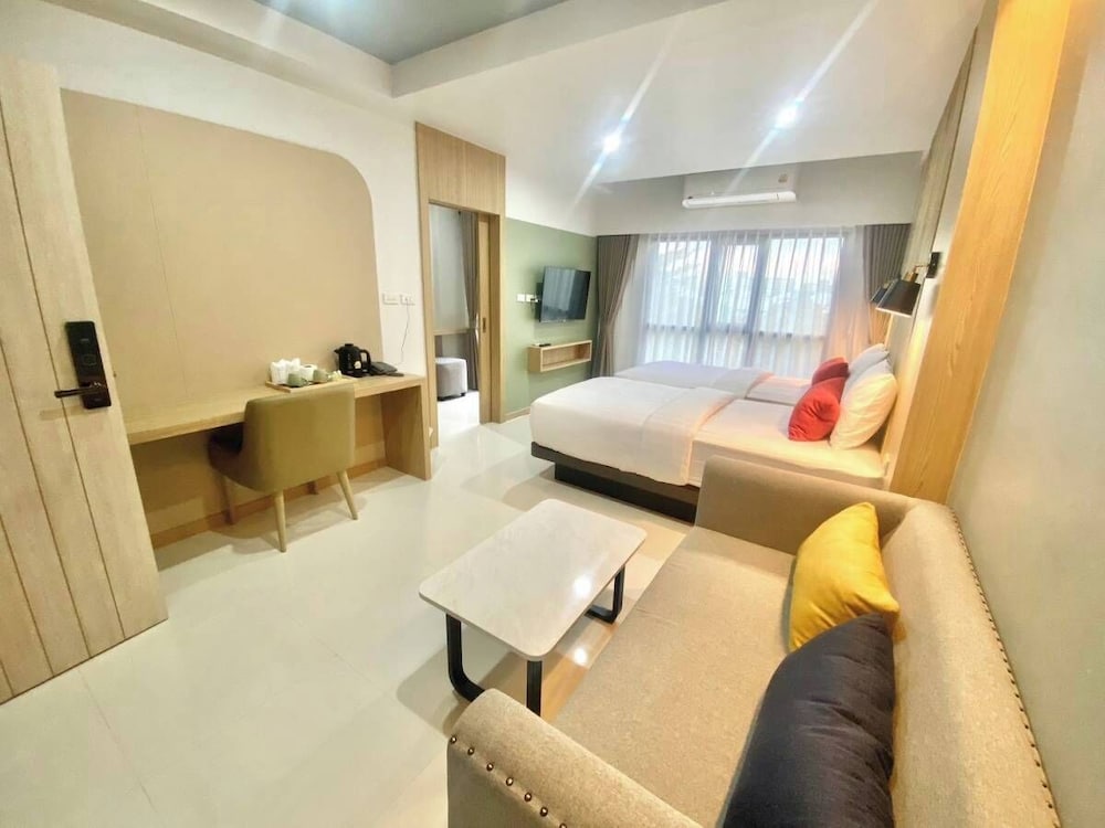Deluxe Twin Room - Photo 2