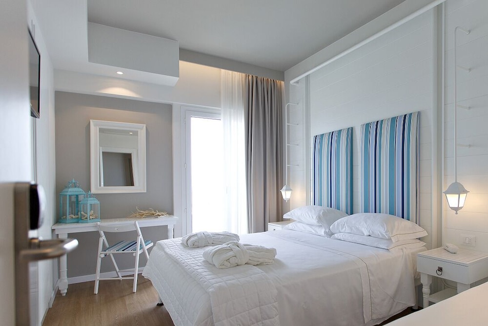 Superior Double Room, Balcony, Sea View photo 1