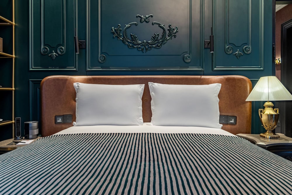 Superior Room, 1 Queen Bed photo 1