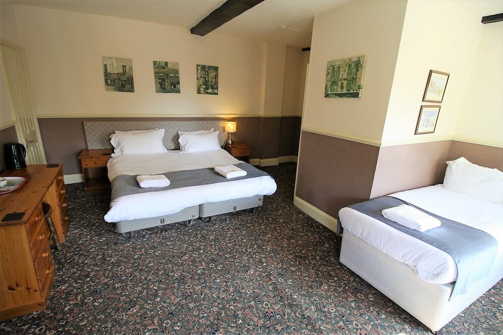 Standard Triple Room, Ensuite photo 2