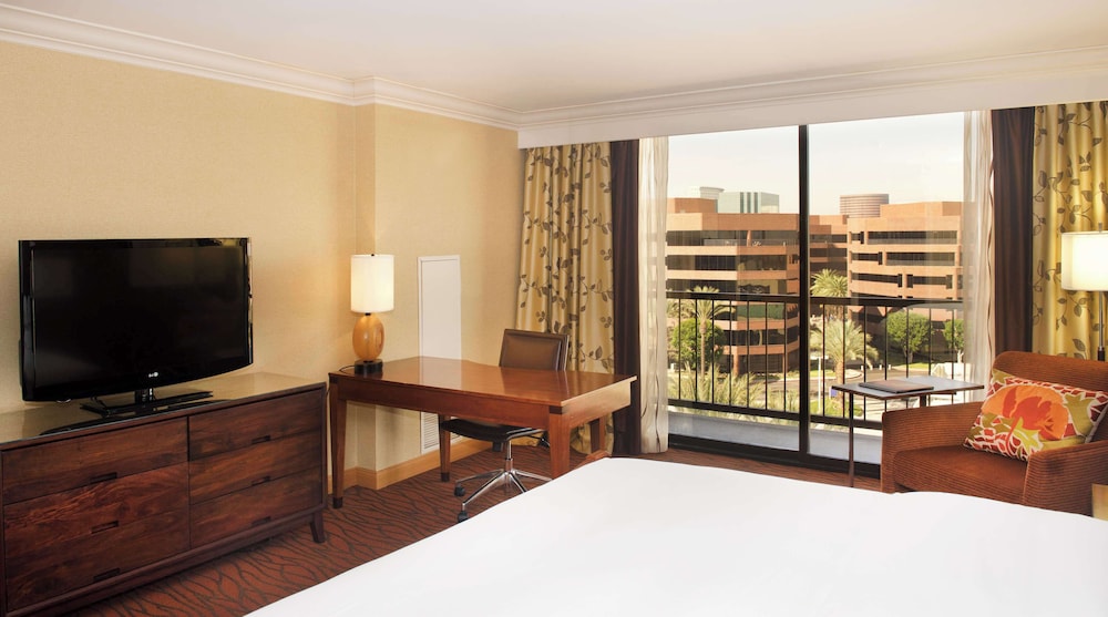Suite, 1 Bedroom - Photo 2