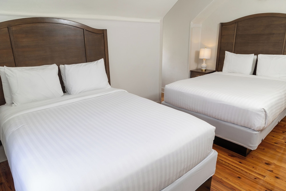 Deluxe Room, 2 Queen Beds - Photo 9