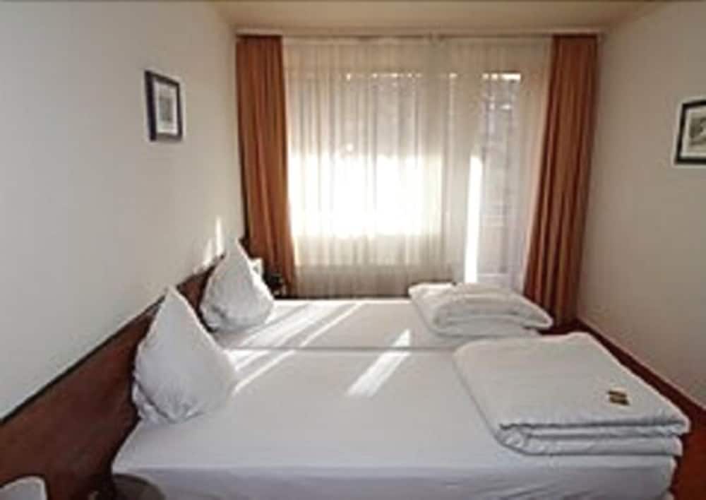Twin Room photo 2