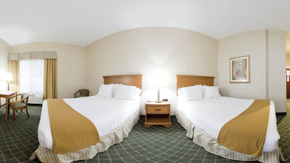 Standard Room, 2 Double Beds - Photo 2