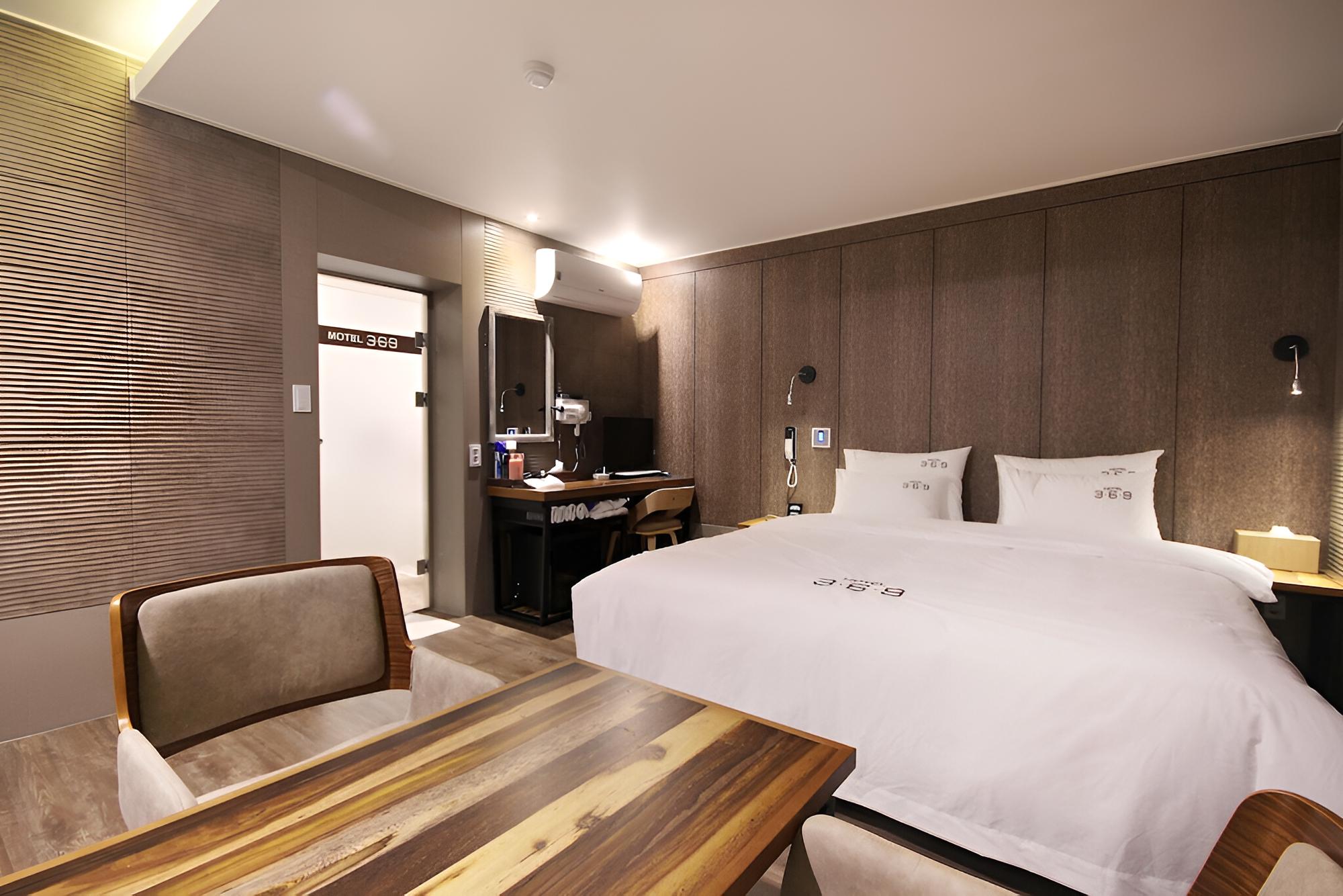 Room (Standard room)