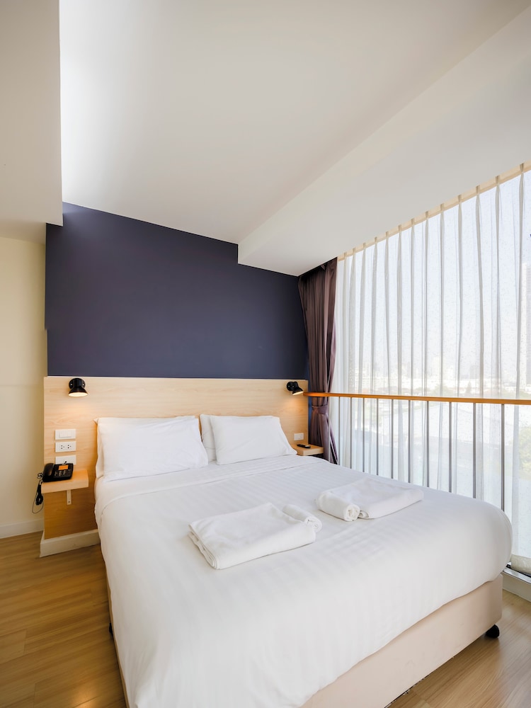 Deluxe Double Room, Non Smoking, City View photo 2