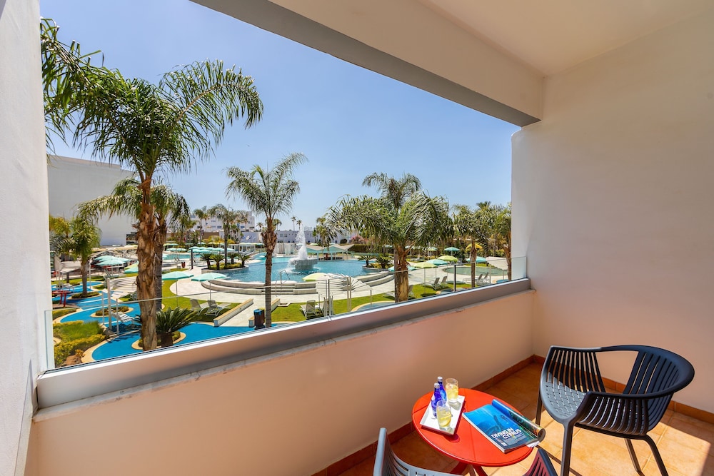 Garden Suite Poolfront 1st floor - Photo 2