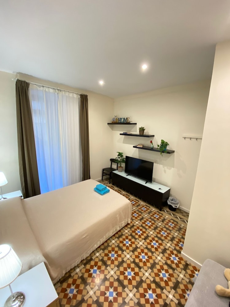Triple Room, Shared Bathroom photo 3