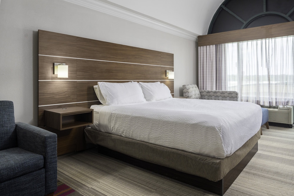 Standard Room, 1 King Bed (Leisure) - Photo 1