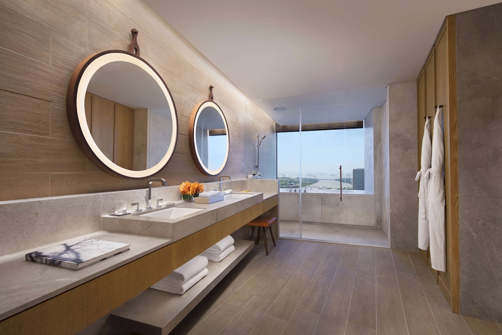 Andaz, Suite, 1 King Bed Andaz, Suite, 1 King Bed