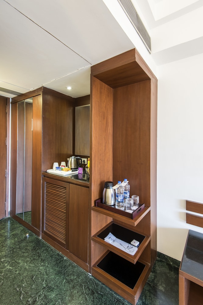 Deluxe Room - Photo 6
