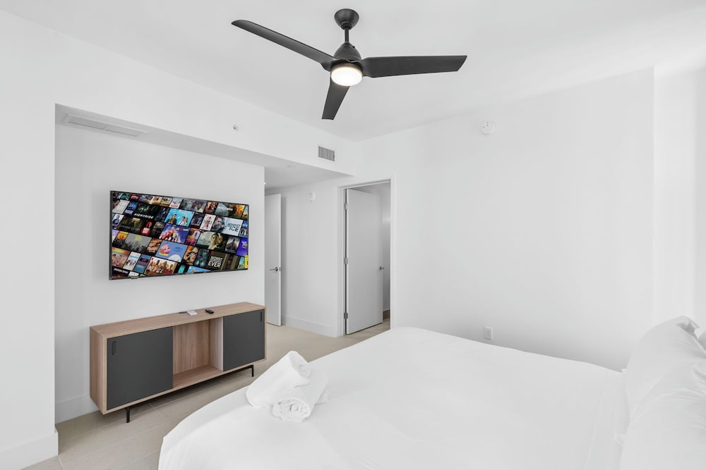 Luxury Apartment, 3 Bedrooms, City View photo 2