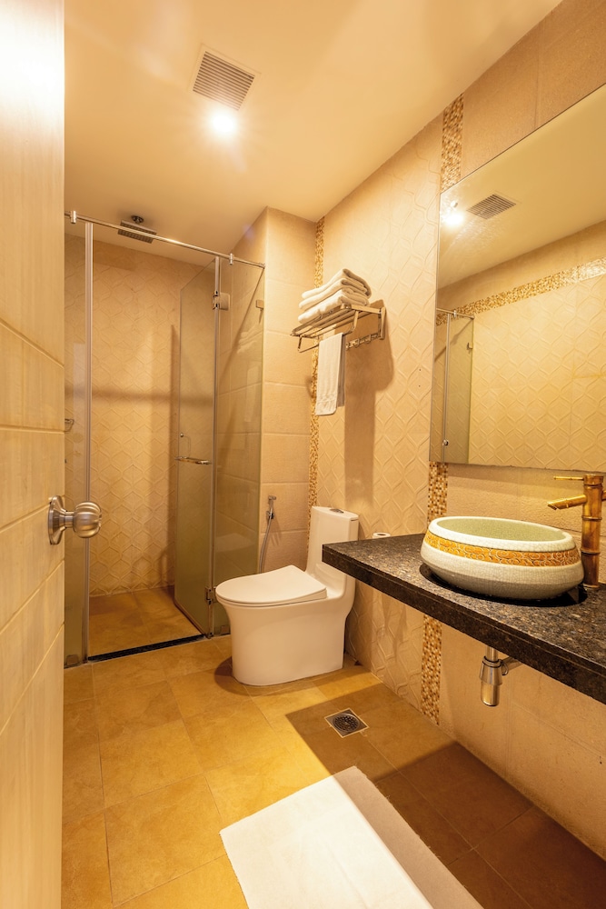 Deluxe Room - Photo 13