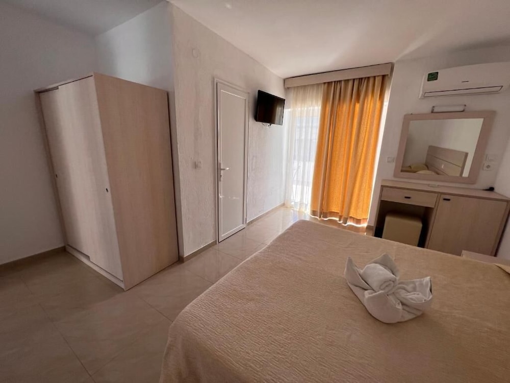 Double or Twin Room photo 2