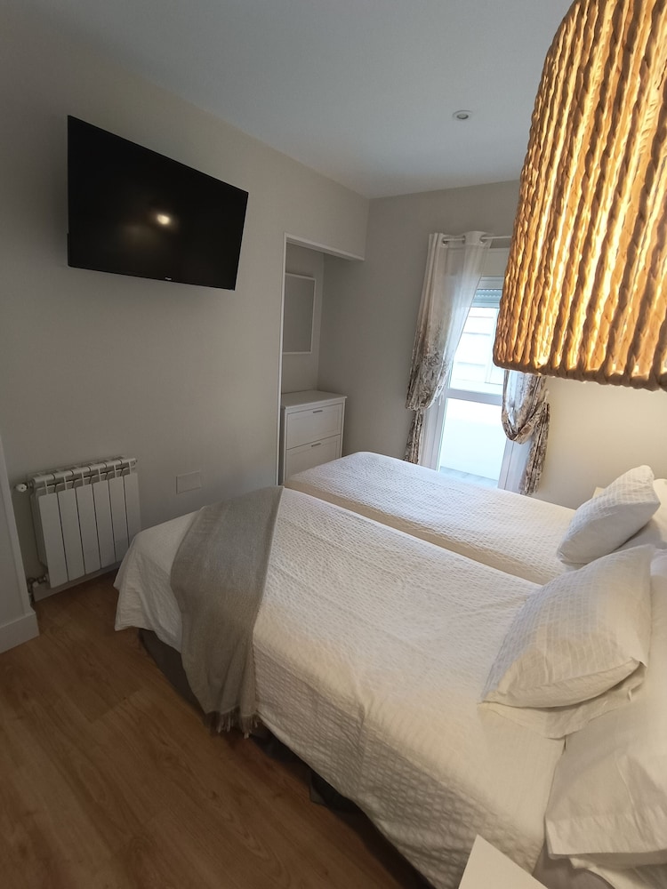 Quadruple Room, Ensuite photo 3