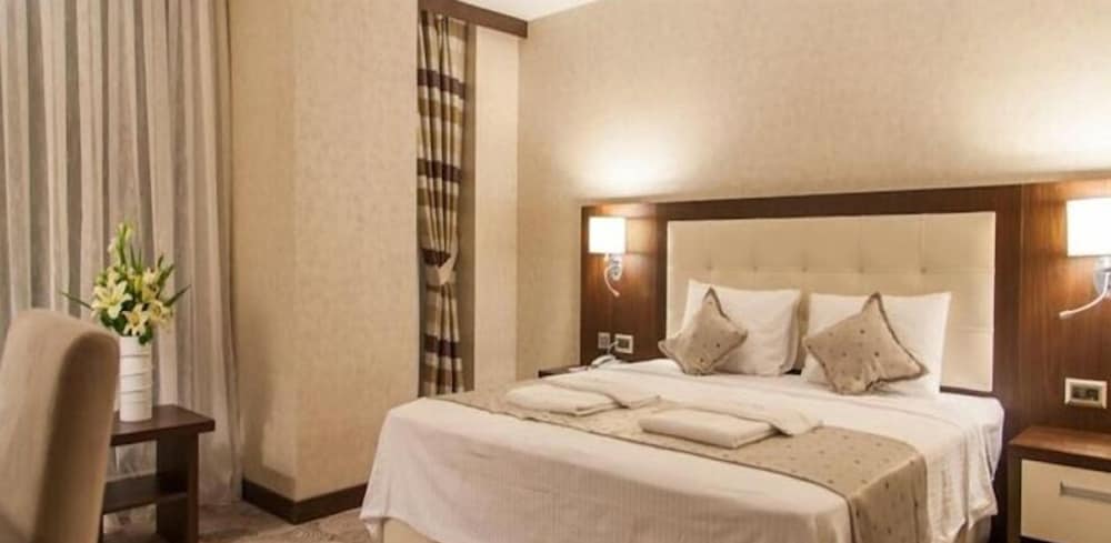Suite photo 1