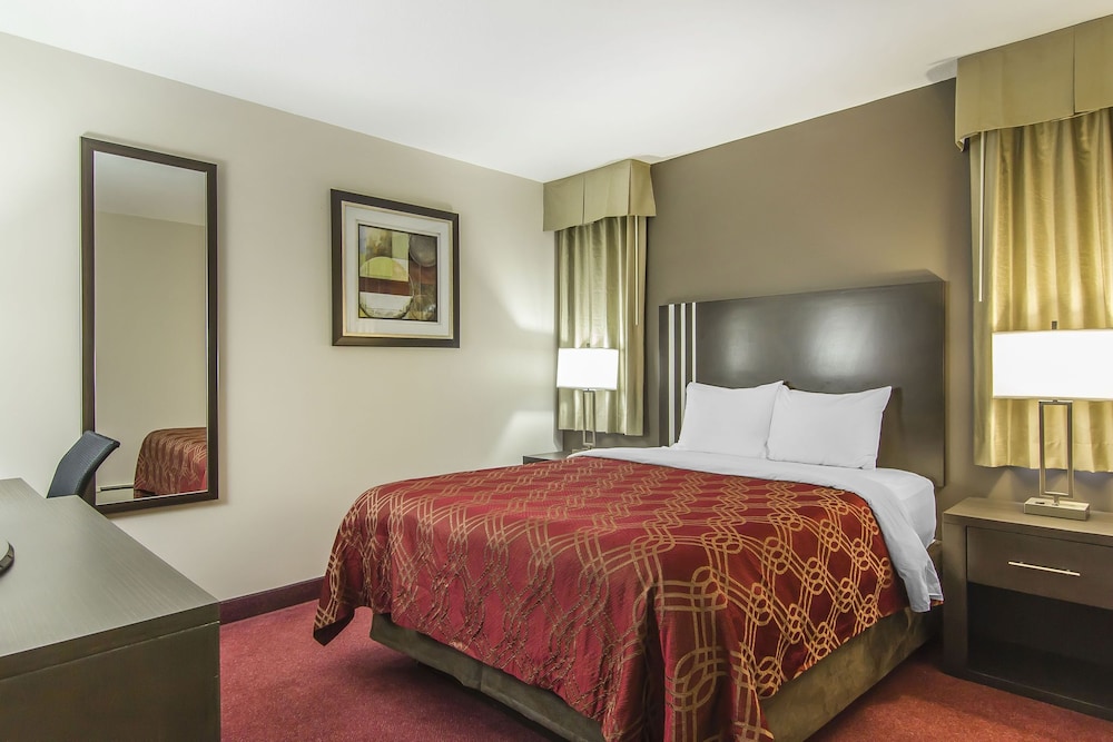 Suite, 1 Queen Bed with Sofa bed, Non Smoking - Photo 2