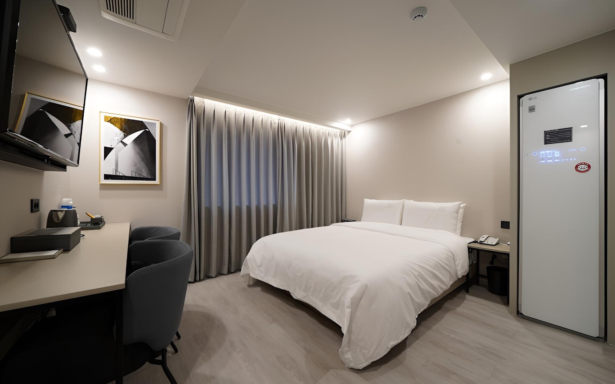 Room (Deluxe (Styler Bathtub OTT Breakfast)) - Photo 1