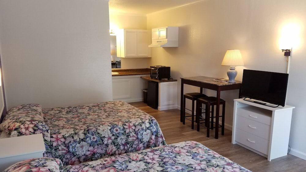 Luxury Room, 2 Double Beds, Kitchenette, Ground Floor photo 2