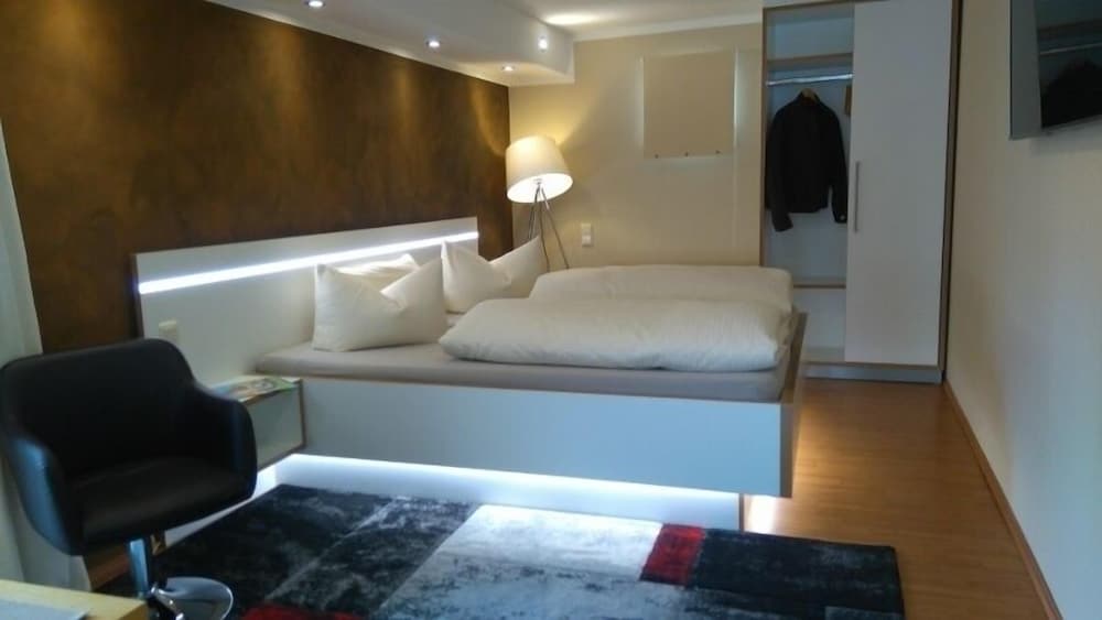 Family Room - Photo 5