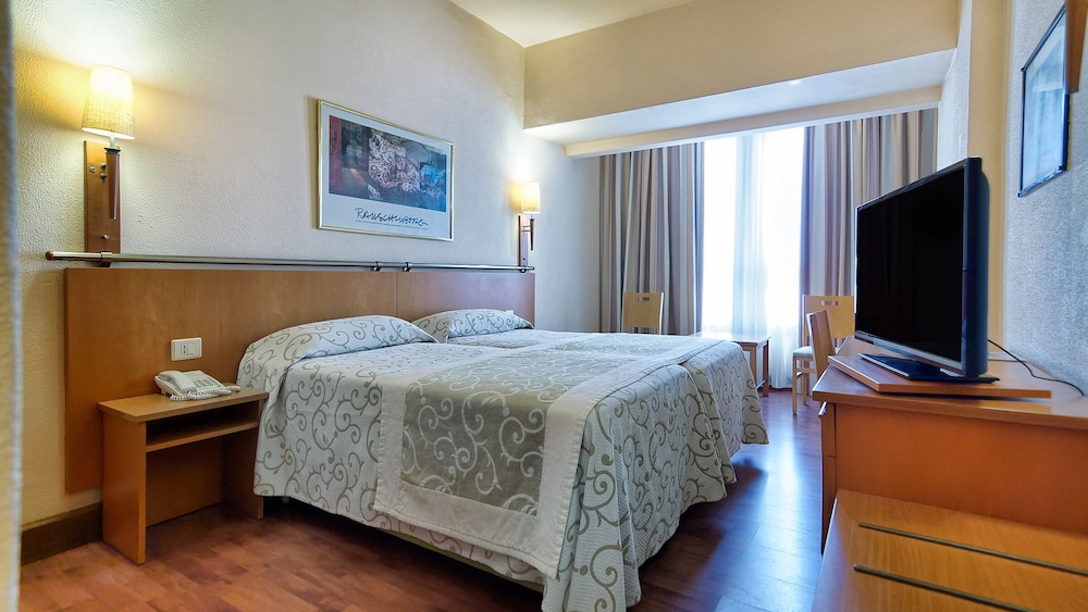 Double Room thumbnail 6