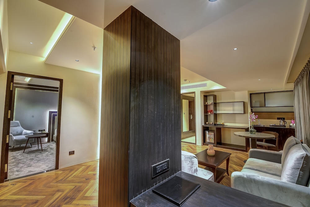 Premium Suite - Photo 2