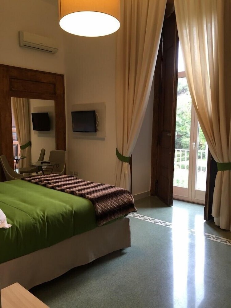Superior Double Room, Garden View