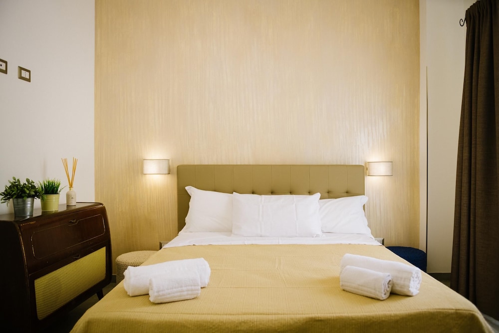 Deluxe Room, Courtyard View (Regina Vittoria)