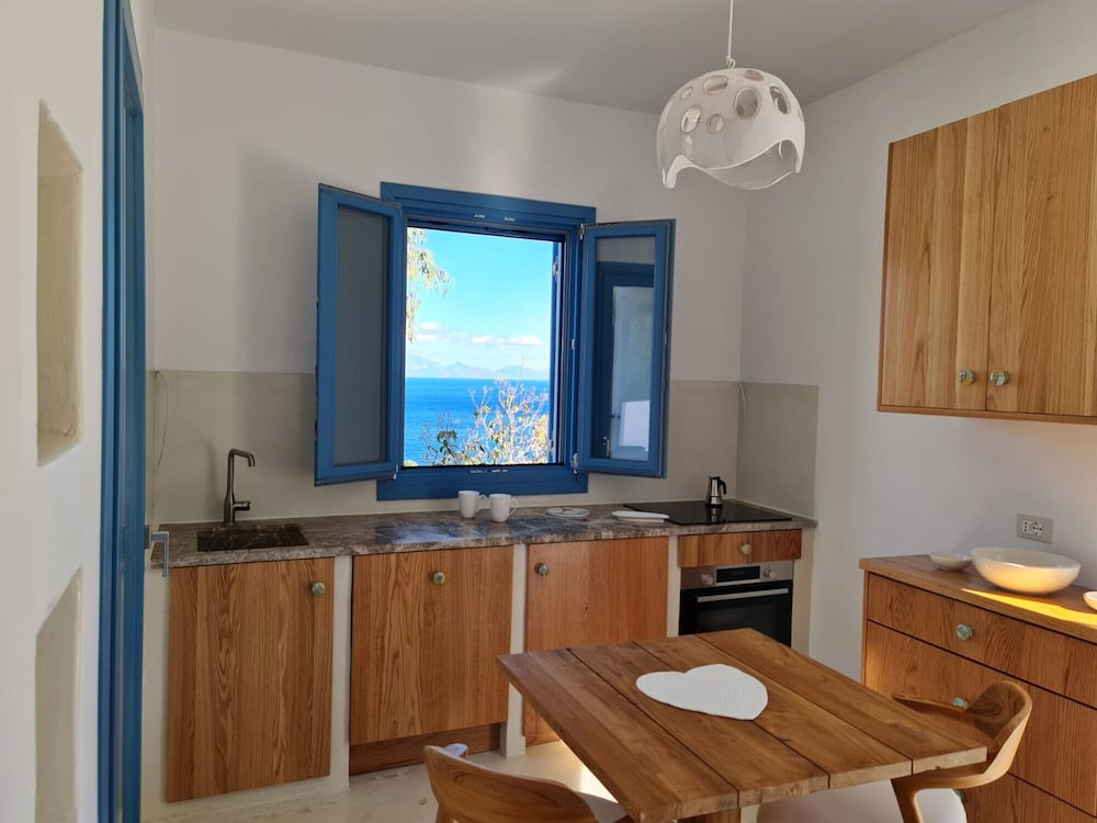 Panoramic Apartment, Hot Tub, Sea View photo 3