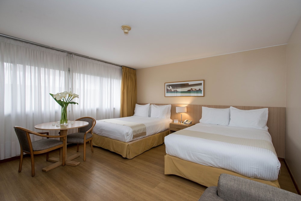 Standard Room, 2 Queen Beds, Smoking - Photo 2