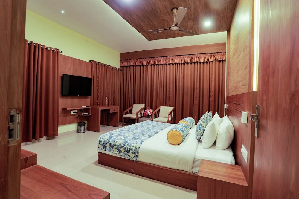Luxe Mountain View Family Villa photo 1