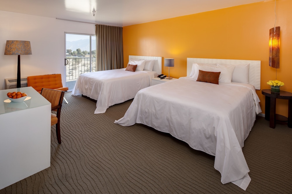 Standard Double Room, 2 Queen Beds - Photo 4