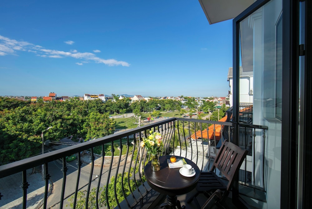 Executive Double Room, City View - Photo 5