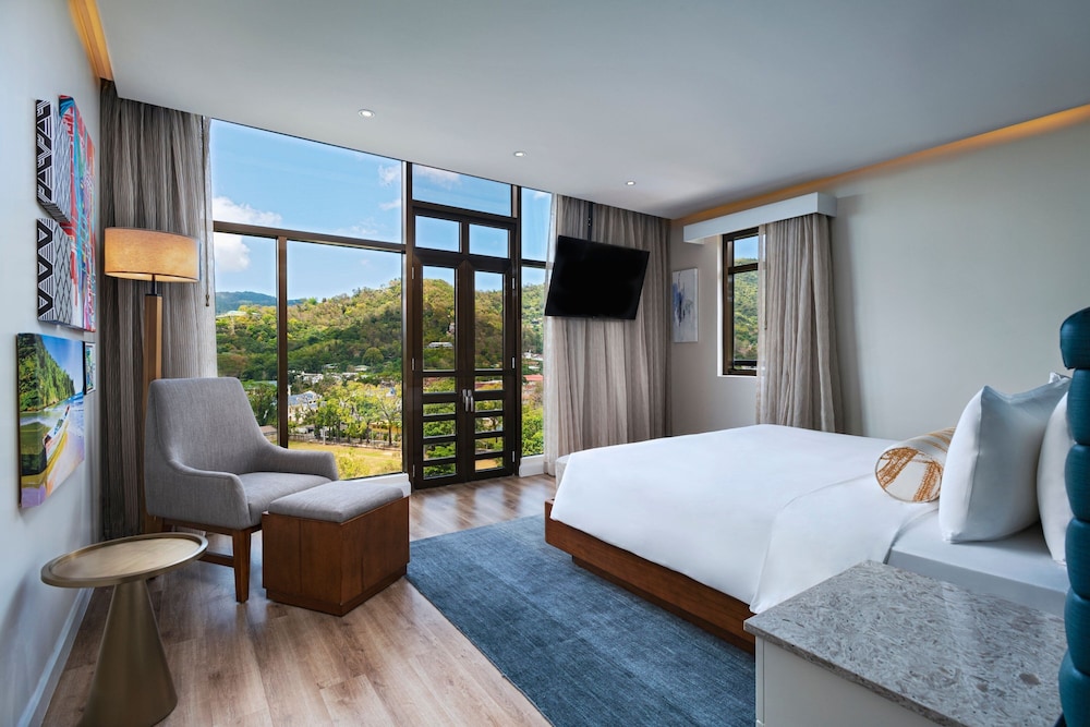 Royal Suite, 1 King Bed (Island)