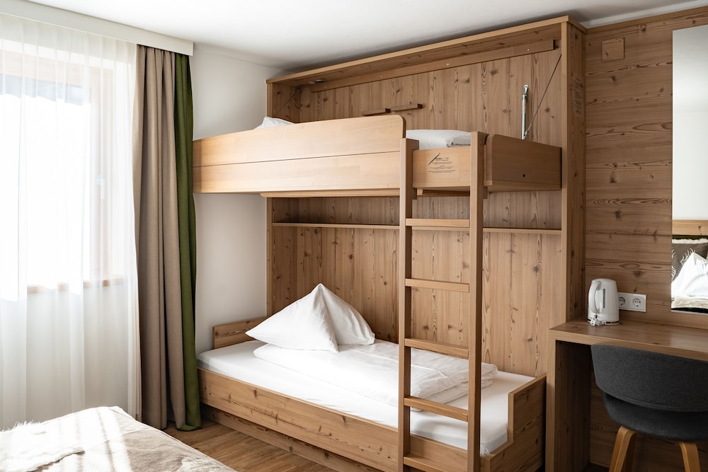 Economy Double or Twin Room photo 2